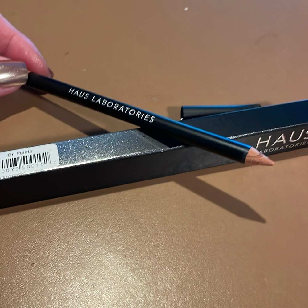 Haus Lady Gaga Lip liner En point